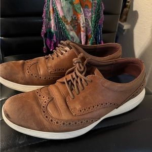 Brown & White ØriginalGrand Wingtips, Size 9 US